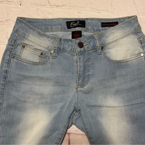EARL JEANS Women's Stretchy  Light Blue Skinny Jeans ankle length Size 2 EUC - Picture 8 of 10